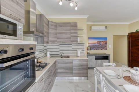 Seaview,Beautiful 3BR Apt 2 Apartment in Marsaskala