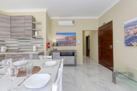 Seaview,Beautiful 3BR Apt 2 Apartment in Marsaskala