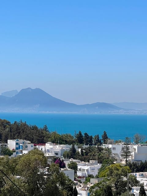 Nearby landmark, Day, Mountain view