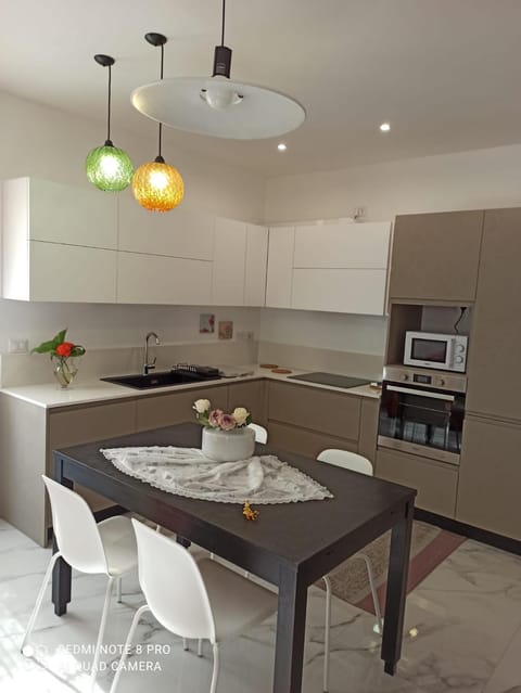 Kitchen or kitchenette, minibar, pet friendly, stove