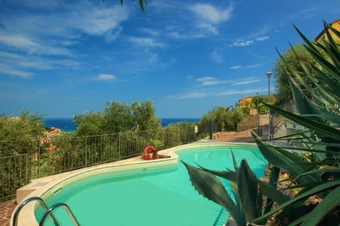 Sea view, Swimming pool