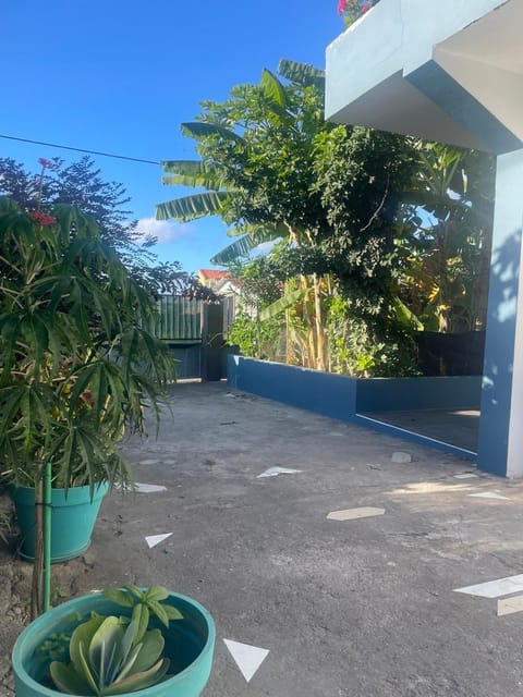 Garden, Parking