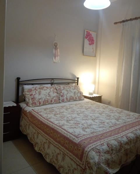 Bed, Bedroom, microwave, wardrobe, air conditioner