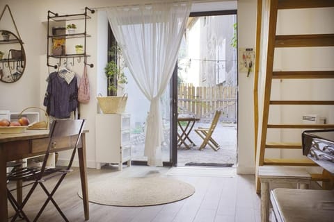 Duplex dans village avec jardin House in Provence-Alpes-Côte d'Azur