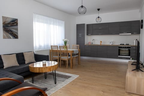 Kitchen or kitchenette, Living room