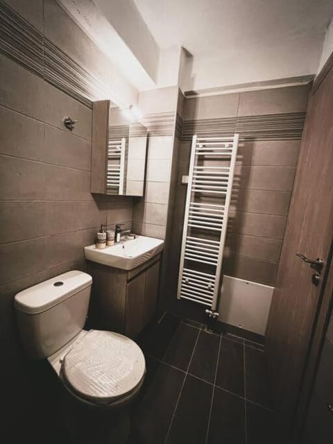 Escala Double Loft 1 & Parking in the City Center Apartment in Volos