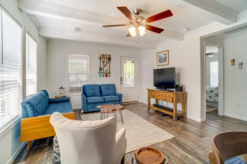 Charleston Home with Porch - 3 Mi to Folly Beach! House in James Island