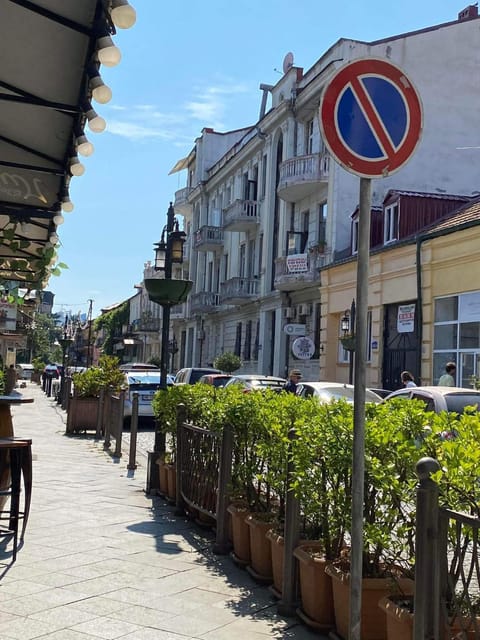 Day, Street view, Location