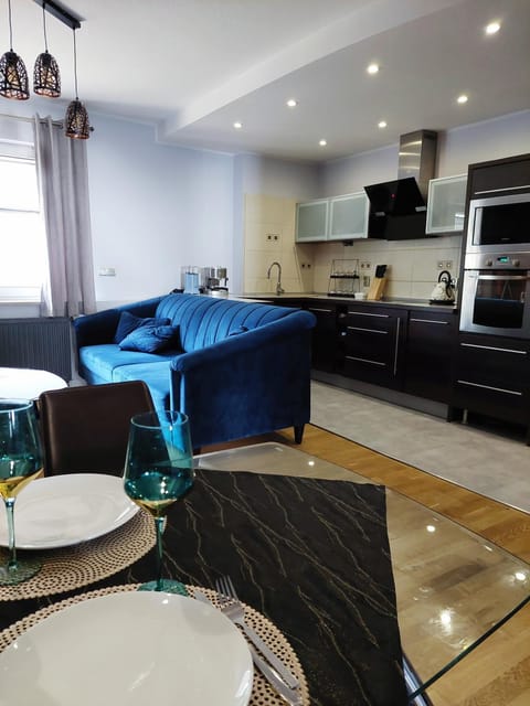 TV and multimedia, Food and drinks, Area and facilities, Area and facilities