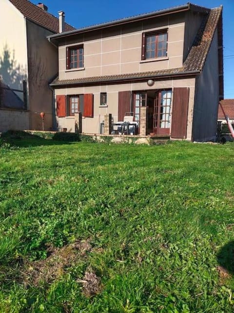 Gîte La vie au vert Spacieux et autonome House in Île-de-France