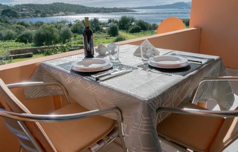 Patio, Day, Natural landscape, View (from property/room), Dining area, Sea view