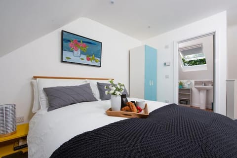 The Studio, Rosebud. 5 minutes walk to beach. Apartment in England