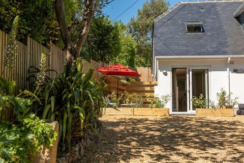 The Studio, Rosebud. 5 minutes walk to beach. Apartment in England