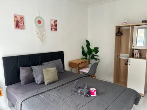 White sandat guest house Bed and Breakfast in Ubud