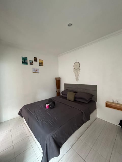 White sandat guest house Bed and Breakfast in Ubud