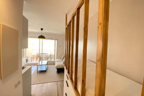 06AI - Beautiful renovated studio - sea and pool view Apartment in Antibes