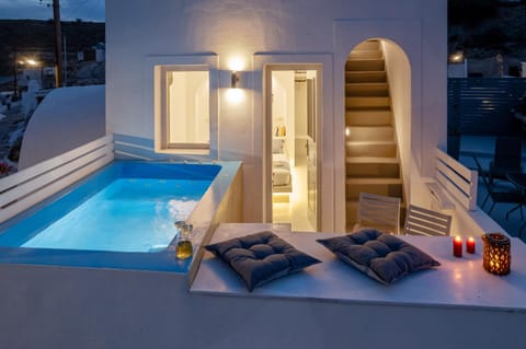 Night, Hot Tub, Balcony/Terrace, Seating area, Sea view, Drinks