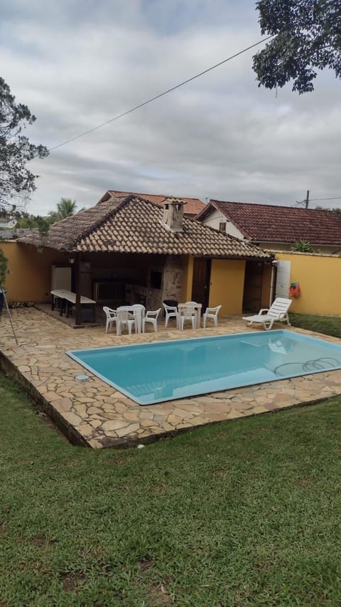 PENEDO COM 4 QUARTOS, PISCINA E SAUNA. 600M do CENTRO House in Resende