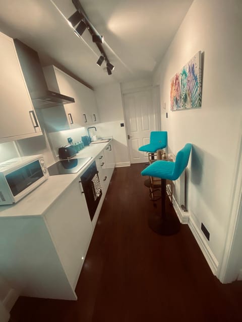 2 Bedroom - Garden Apartment, with parking Apartment in Harrogate