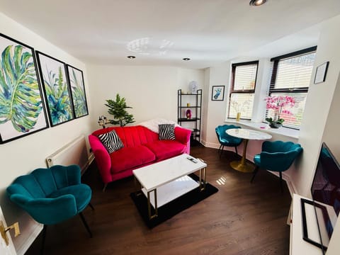 2 Bedroom - Garden Apartment, with parking Apartment in Harrogate