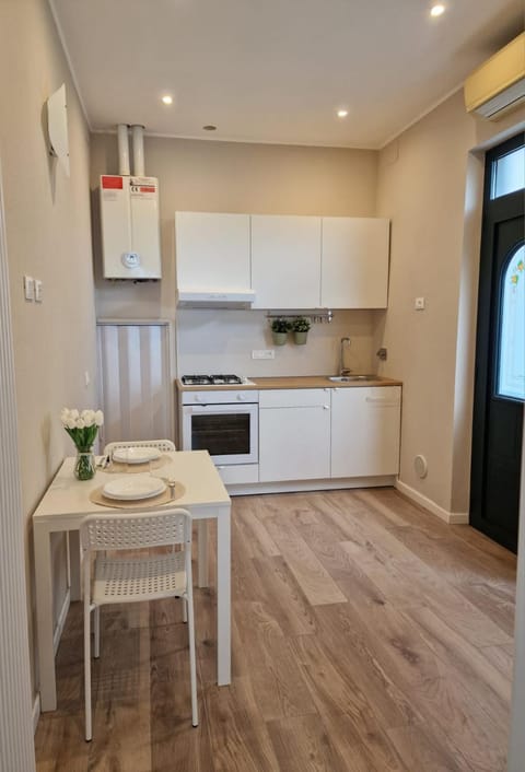 FLORA HOUSE Apartment in La Spezia