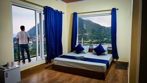 Bed, Natural landscape, Balcony/Terrace, Photo of the whole room, Bedroom, Mountain view