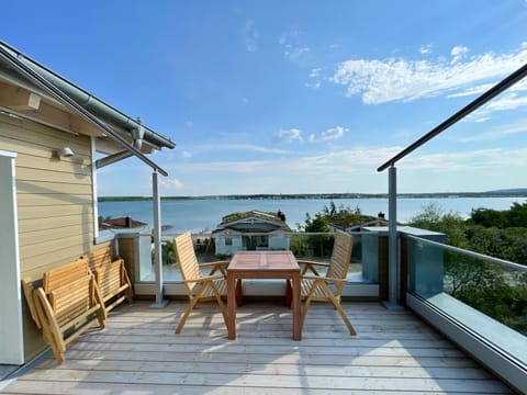 Natural landscape, Summer, View (from property/room), Balcony/Terrace, Balcony/Terrace, Seating area, Lake view, Quiet street view
