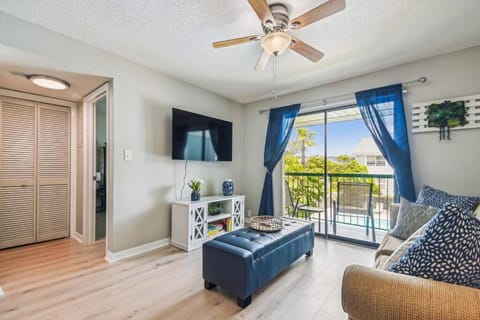 TV and multimedia, View (from property/room), Balcony/Terrace, Living room, Photo of the whole room, Seating area, fireplace