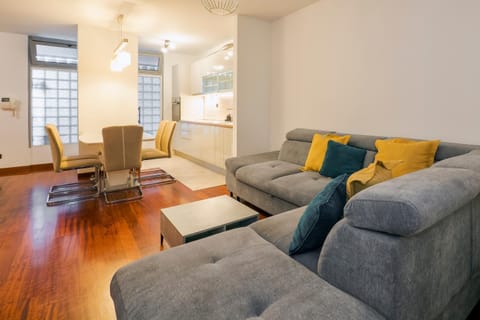 Living room, Seating area, Dining area, Dinner, kitchen