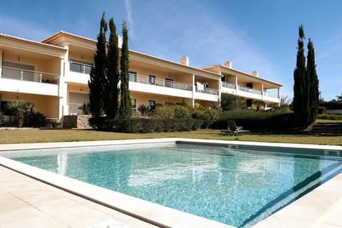 Property building, Garden, Pool view, Swimming pool, Swimming pool, sunbed