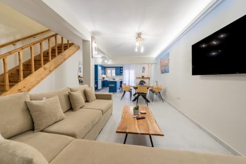 Living room, Seating area, kitchen