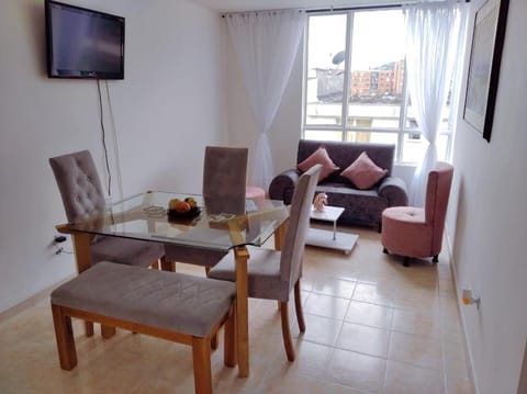 Communal lounge/ TV room, TV and multimedia, Living room, Seating area, Dining area