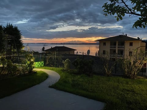 Oleander House apartments Apartment in Torri del Benaco