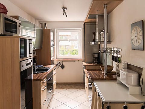 Coffee/tea facilities, Kitchen or kitchenette, Dining area, dishwasher, oven, pet friendly, stove, toaster