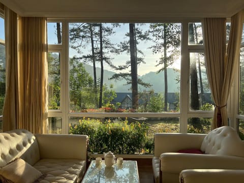 Day, Natural landscape, Garden, Living room, Garden view, Mountain view