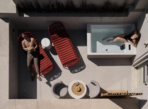 People, View (from property/room), Balcony/Terrace