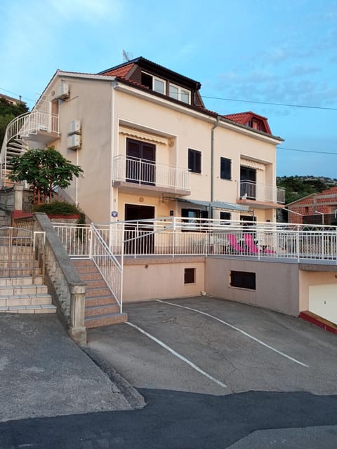 Property building, Parking