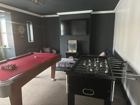 Billiard, Game Room, Living room