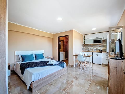Bedroom, furniture, towels, kitchen