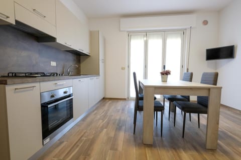 TV and multimedia, Kitchen or kitchenette, Dining area, dishwasher, pet friendly, stove