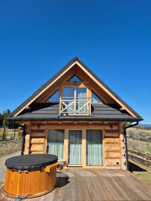 Property building, Hot Tub, Balcony/Terrace