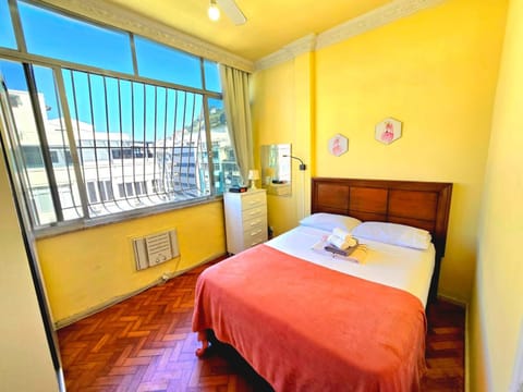 Bed, Photo of the whole room, Bedroom, internet, towels, air conditioner