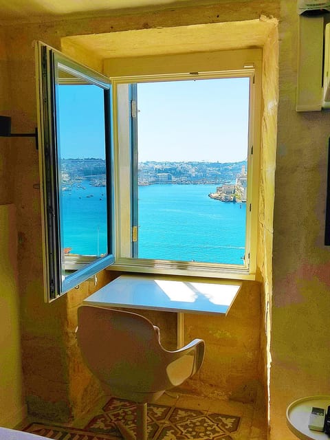 View (from property/room), Dining area, Sea view