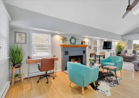 Living room, Seating area, flat iron