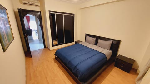 Bed, Photo of the whole room, Bedroom, air conditioner