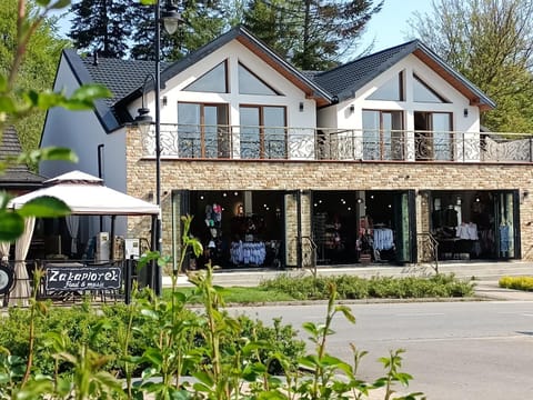 Property building, Spring, Day, Neighbourhood, Street view