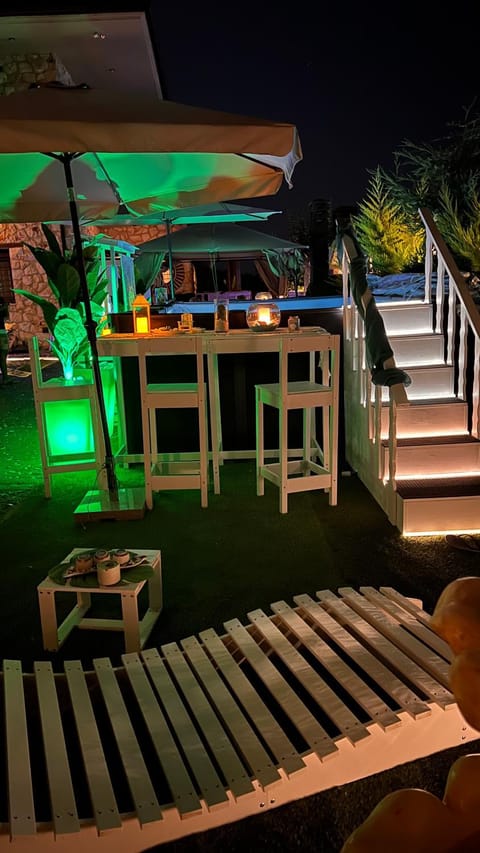 Night, Swimming pool