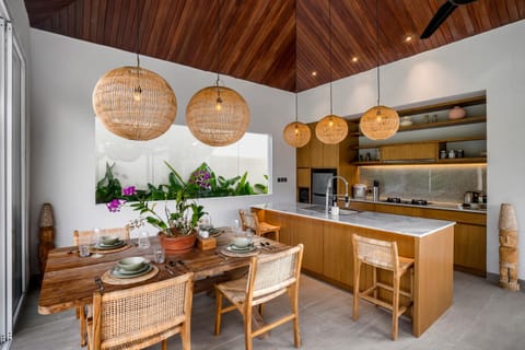 Kitchen or kitchenette, Dining area, Food, stove