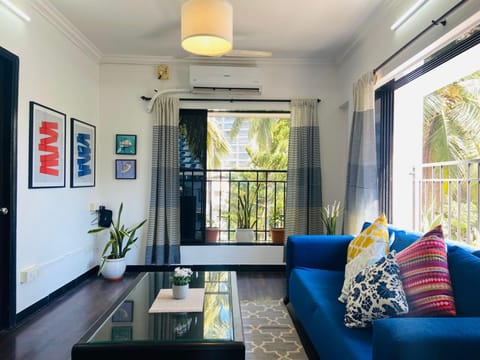 View (from property/room), Living room, Seating area, Dining area, air conditioner