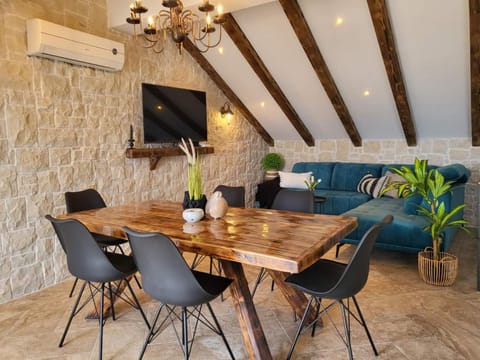 Krapanj Seafront Stone House House in Šibenik-Knin County, Croatia